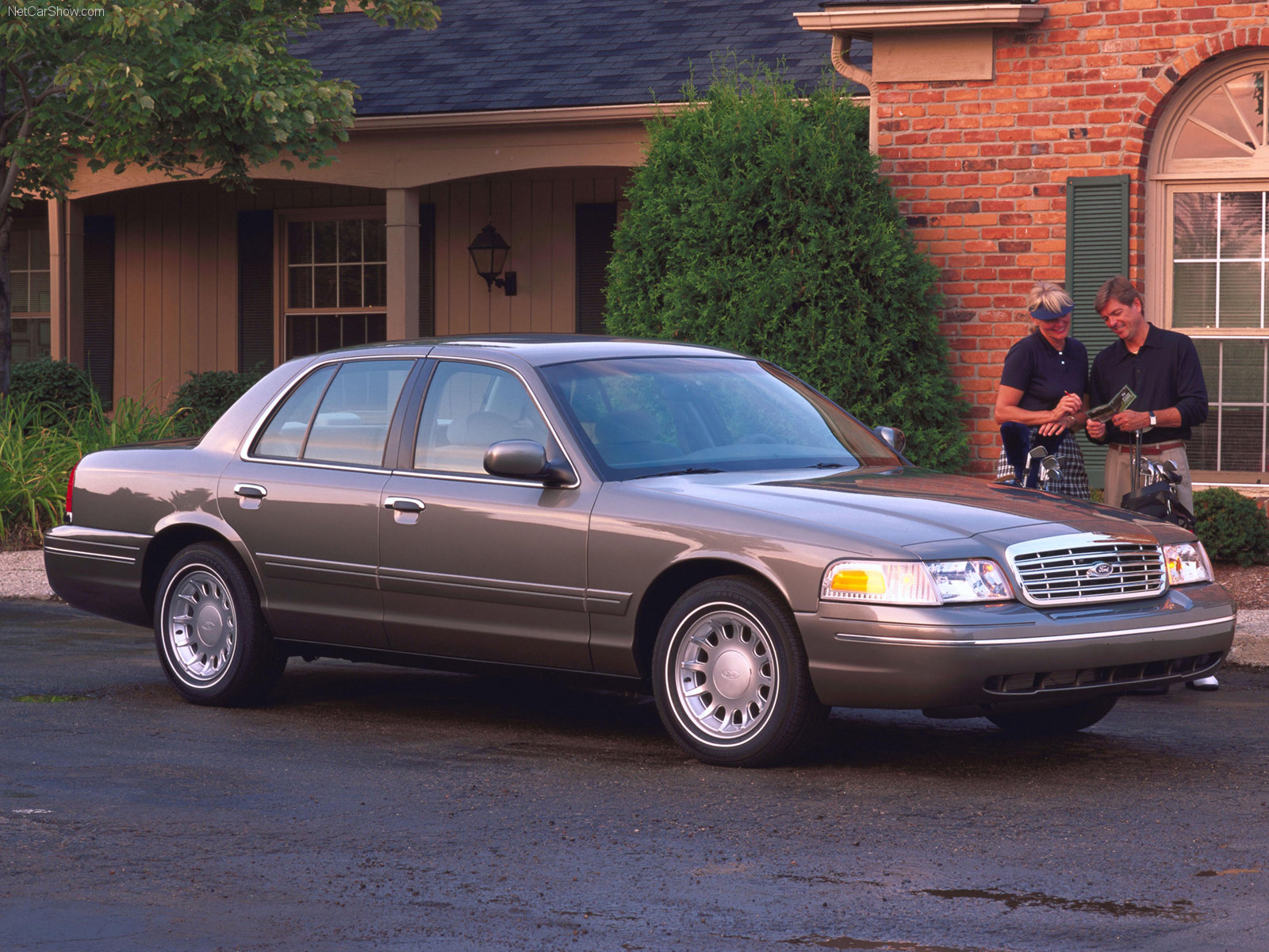 Ford Crown Victoria: 1 фото